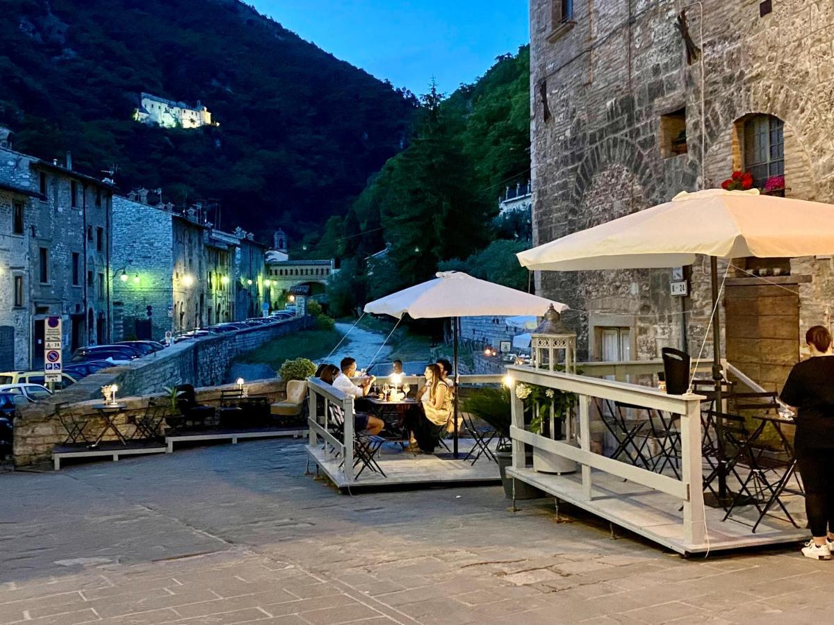 Red House Apartment Gubbio Exterior photo